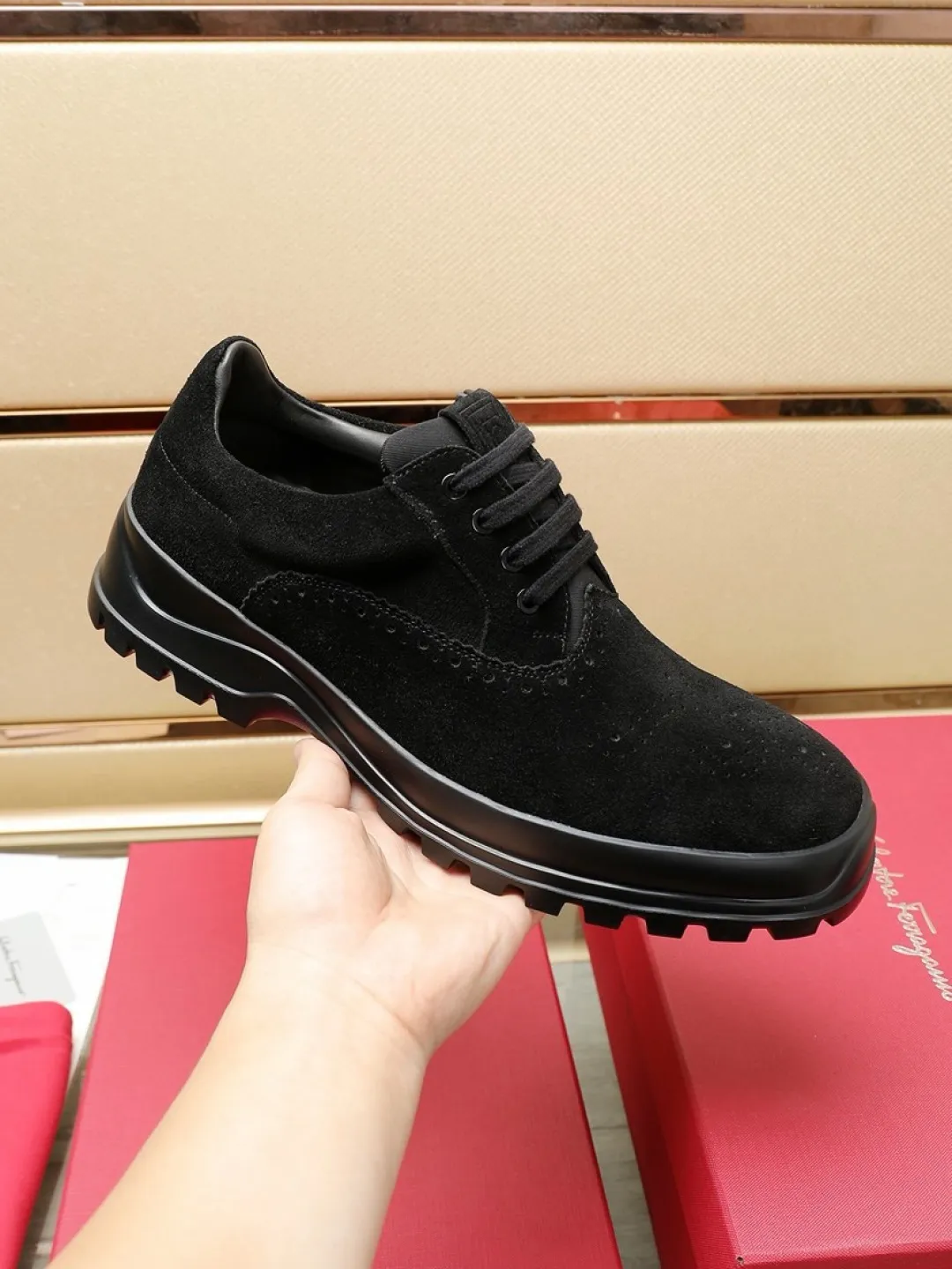Factory P680💰🔥《Ferragamo》👏Latest•High-end top brand luxury~purchasing agent, top~quality. New fashionable business men's shoes 🔜The uppers are made of original first-layer open-edge beaded cowhide➕cowhide·lining, with fine workmanship. The original stylish and soft combination wear-resistant and non-slip outsole is light and comfortable on the feet. The real thing looks better in real photos. Number of yards: 38--44 (45 and 46 can be customized)